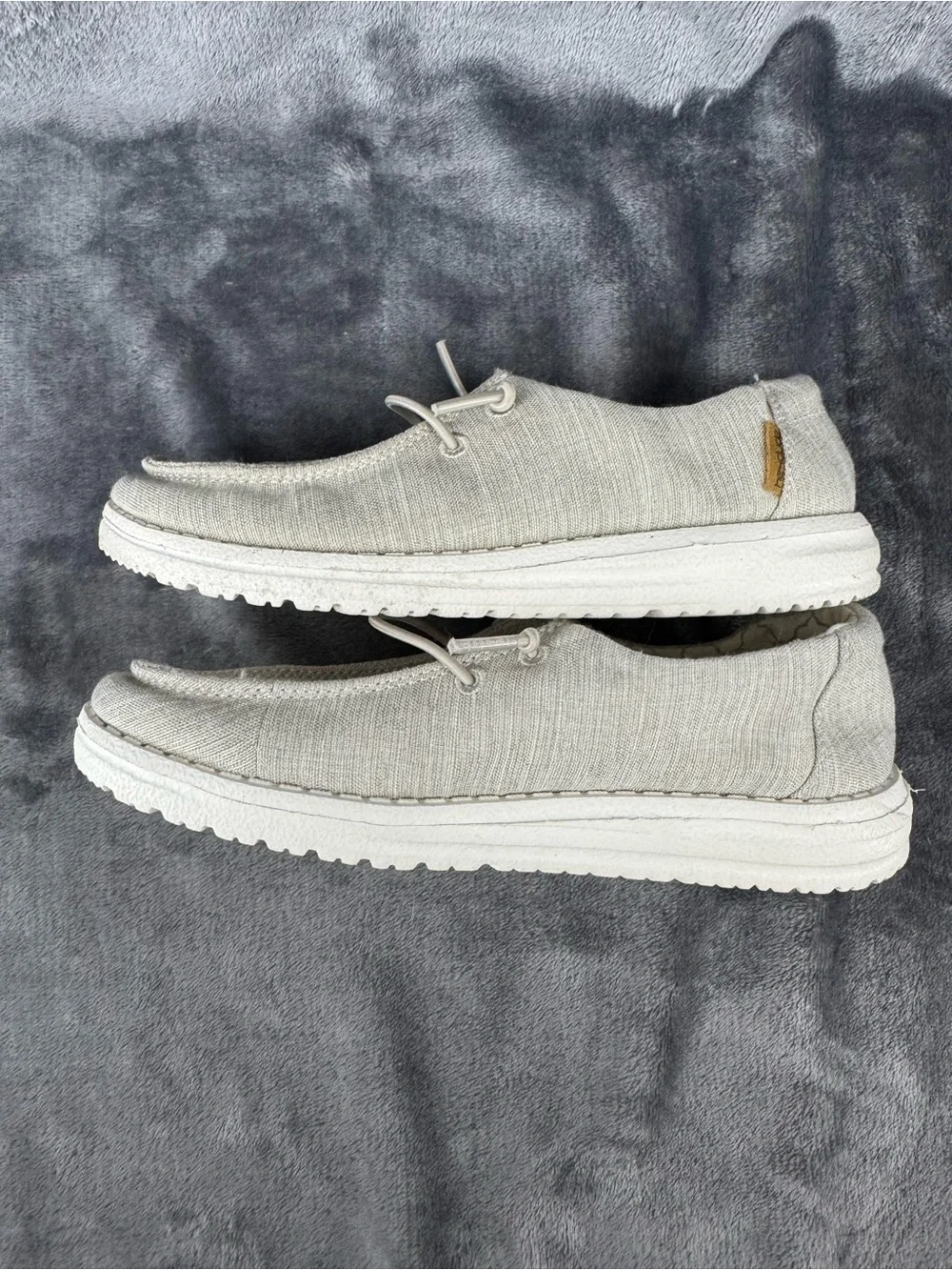 Girls Hey Dude Wendy Youth Linen Beige Slip On Loafer Shoe Size Y1